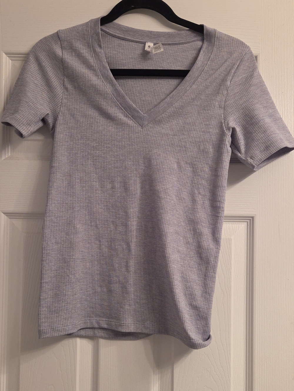 Athleta Light Gray Ribbed V-Neck Short Sleeve Tee